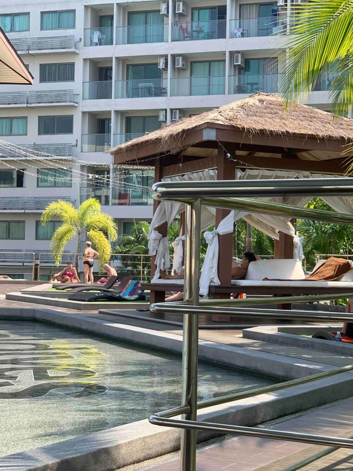Laguna Beach Resort Maldives Джомтьєн-Біч Екстер'єр фото